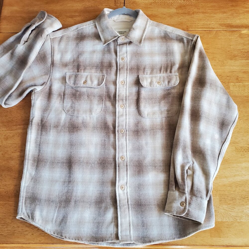 American Eagle Men's plaid flannel shirt jacket/ shacket size medium Cabin core